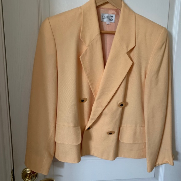 DOUBLE BREASTED YELLOW SHORT JACKET/BLAZER - SIZE 4 - SMALL - PETITE - Picture 1 of 8